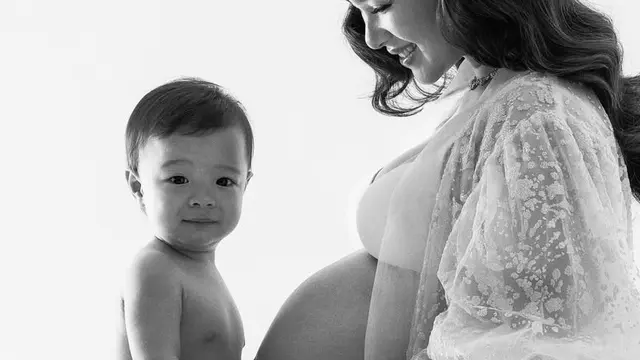 Pamela Bowie foto bersama putra pertamanya. [@pammybowie]