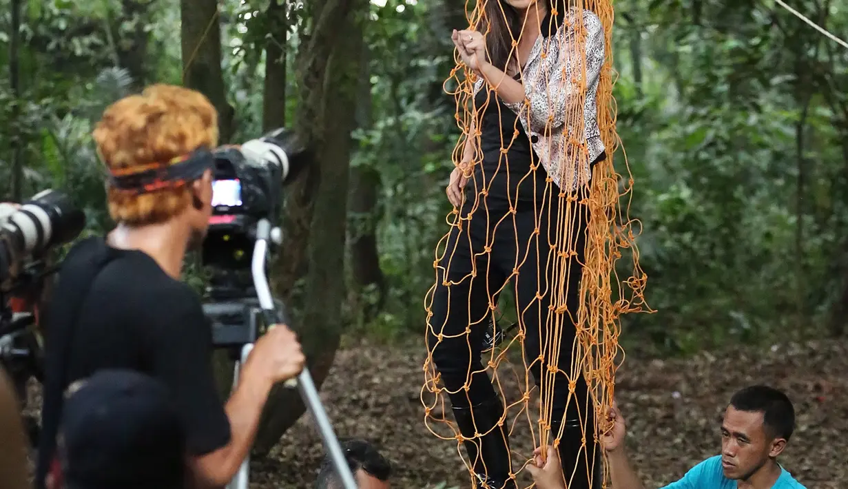 Seperti kemarin, Kamis (14/9/2017), Asri yang menceritakan kondisi terkini anaknya sedang berada di lokasi syuting, di kawasan Cibubur, Jakarta Timur. Menurutnya, kondisi Ibran sudah semakin membaik saat ini. (Bambang E.Ros/Bintang.com)