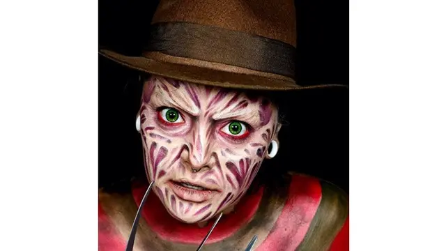 Terinspirasi dari Film Horor, 7 Makeup Wanita Ini Terlihat Nyata