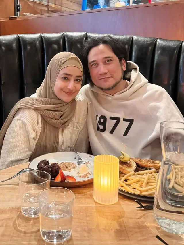 Cindy Fatikasari dan Tengku Firmansyah