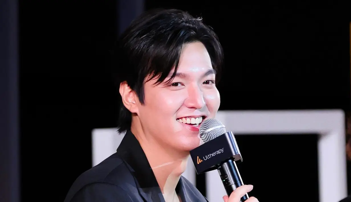 <p>Bagaimana menurut kalian, apakah lee Min Ho terlihat lebih tampan dengan postur tubuhnya yang lebih berisi? (Foto: Instagram/ merzaesthetics_th)</p>