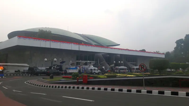 Presiden Joko Widodo hari ini akan menyampaikan pidato kenegaraan di depan Dewan Perwakilan Rakyat, di Gedung MPR-DPR RI.