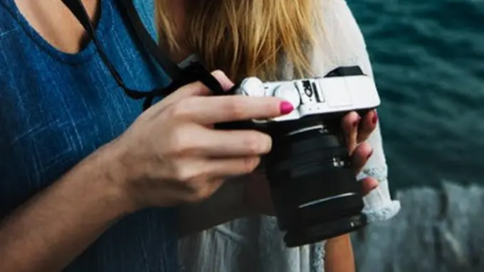 Wanita ingin terlihat kurus/copyright: rawpixels.com