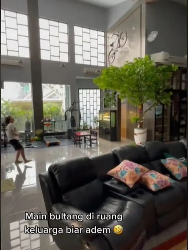 Menengok Rumah Sultan, Saking Besarnya Bisa Main Bulu Tangkis di Ruang Keluarga