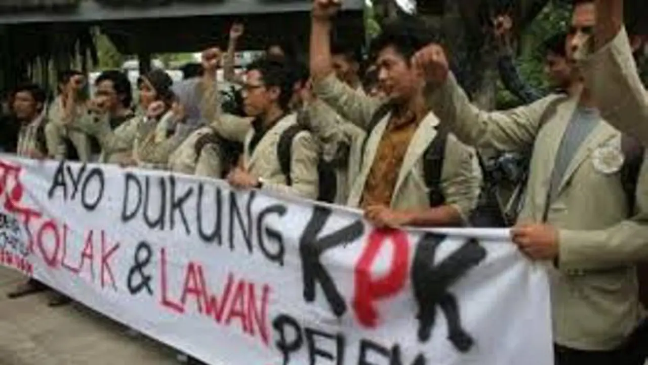 Mereka Memprotes dengan Aksi yang Tak 'Biasa'
