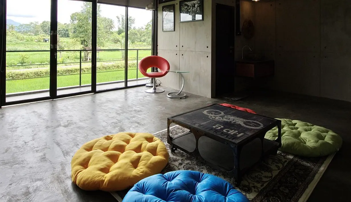 Rumah Cella Kotak (Instagram/cellanadalam)