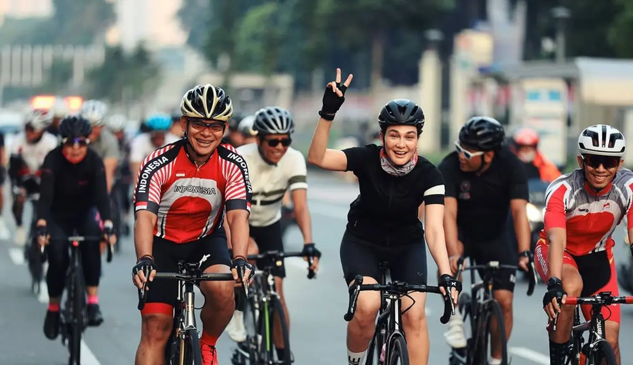 Luna Maya (Instagram/lunamaya)