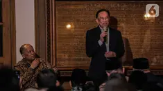 Mantan Wakil Perdana Menteri Malaysia, Datuk Sri Anwar Ibrahim memberikan tausiah pengalaman dengan almarhum Presiden ke-3 RI BJ Habibie di Patra Kuningan, Jakarta, Rabu (9/10/2019). (Liputan6.com/Faizal Fanani)