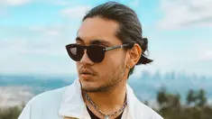 Kacamara menjadi salah satu fashion item yang tak boleh terlewatkan bagi pria kelahiran 30 November 1994 ini. Selain melindungi dari sinar matahari, penampilan Giorgino Abraham dengan kacamata ini membuatnya terlihat makin keren. (Liputan6.com/IG/@giorgino_abraham)