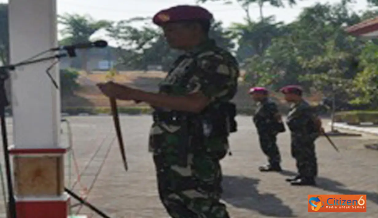 Citizen6, Surabaya: Kursus pelatih yang diperuntukan bagi bintara dan tamtama Marinir ini ditutup langsung Danpusdikif, Kolonel Marinir Bambang Soekarno, di Lapangan Apel Pusdikif Kodikmar, Gunungsari, Surabaya. (Pengirim: Penkobangdikal). 