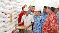  Banyuwangi akan memasok beras ke beberapa wilayah Timur Indonesia untuk memenuhi kebutuhan stok pangan nasional.