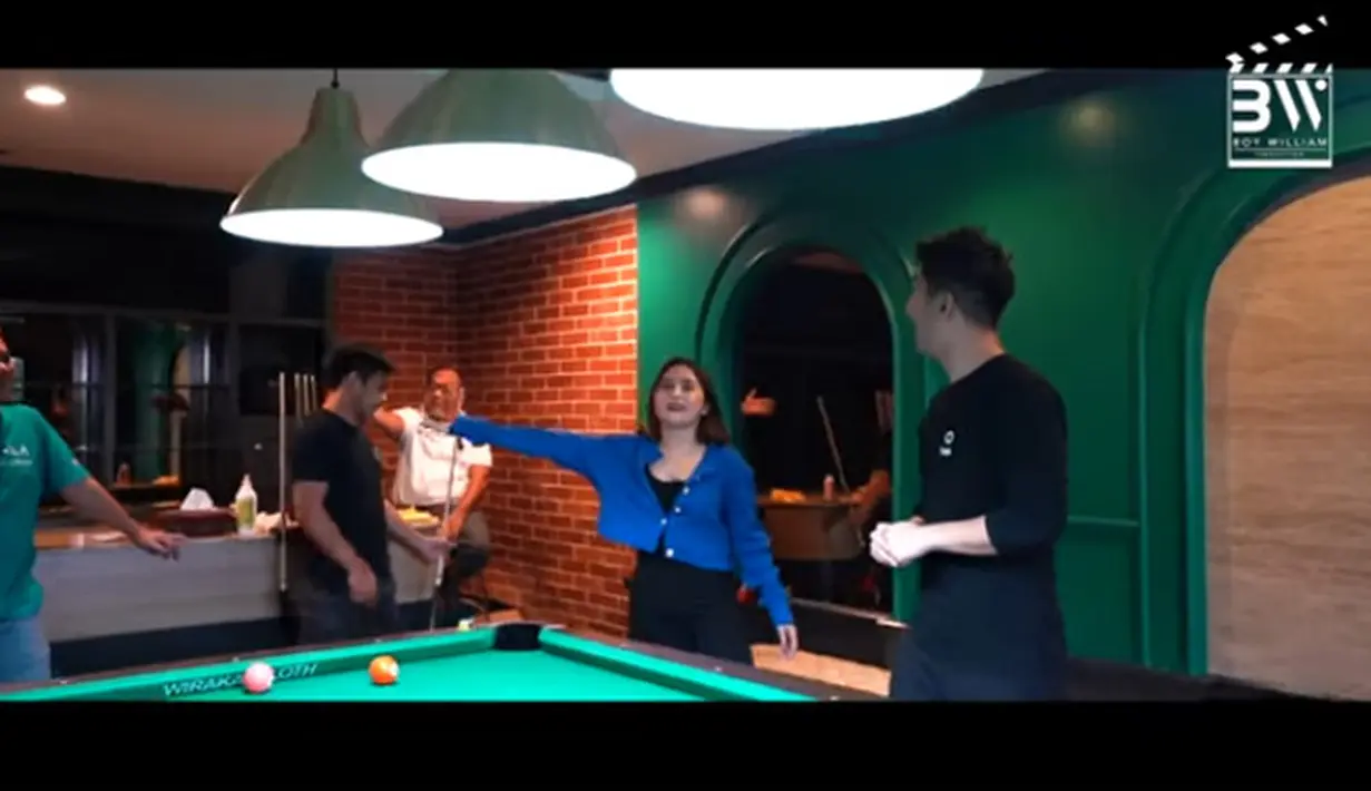 Prilly Latuconsina (Youtube/ Boy William)