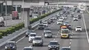 Lalu lintas kendaraan saat melintas di ruas Tol Jagorawi, Kampung Rambutan, Jakarta Timur, Selasa (20/12/2022). PT Jasa Marga (Persero) Tbk mencatat sebanyak 291.451 kendaraan meninggalkan wilayah Jakarta, Bogor, Tangerang, Bekasi (Jabotabek) pada H-7 sampai H-6 Hari Raya Natal 2022. (merdeka.com/Iqbal S. Nugroho)