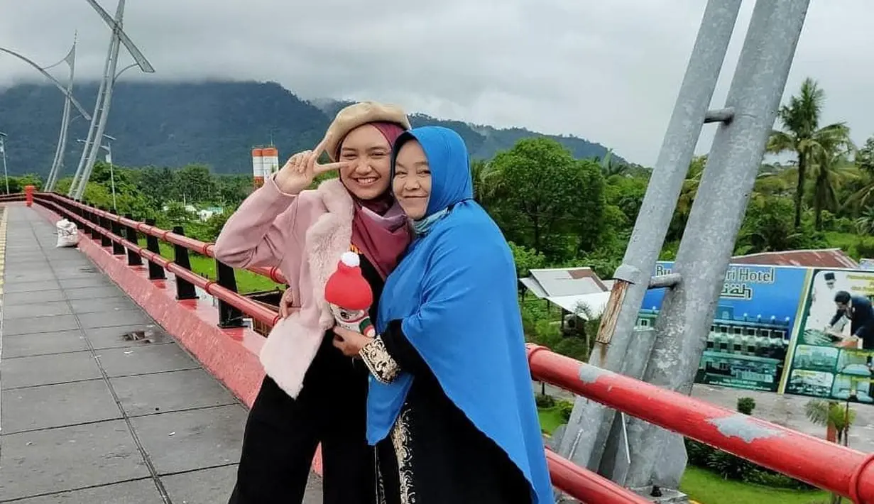 Jihan Audy kerap berbagi kebersamaannya dengan sang ibu di berbagai kesempatan. Bagi Jihan, restu dan doa sang ibu lah, ia bisa sesukses sekarang. (Liputan6.com/IG/@jihanaudy123_real)