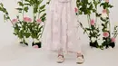 Lebaran bergaya princess dengan dress tulle simple modern dari Pastelkidswear Raya Collection. [Foto: @pastelkidswear]