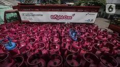 Gas elpiji terlihat di salah satu agen di Rawasari, Jakarta, Selasa (12/7/2022). Ditengah kenaikan harga gas LPG nonsubsidi seperti Bright Gas dan tabung elpiji 12 kg, Manajemen PT Pertamina Patra Niaga memastikan harga untuk LPG subsidi 3 kg tidak mengalami kenaikan atau tetap. (Liputan6.com/Faizal Fanani)