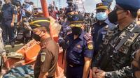 Kementerian Kelautan dan Perikanan (KKP) Kembali menangkap dua kapal ikan asing ilegal berbendera Vietnam, yang mencuri ikan di wilayah Indonesia. (Liputan6.com/ Ajang Nurdin)