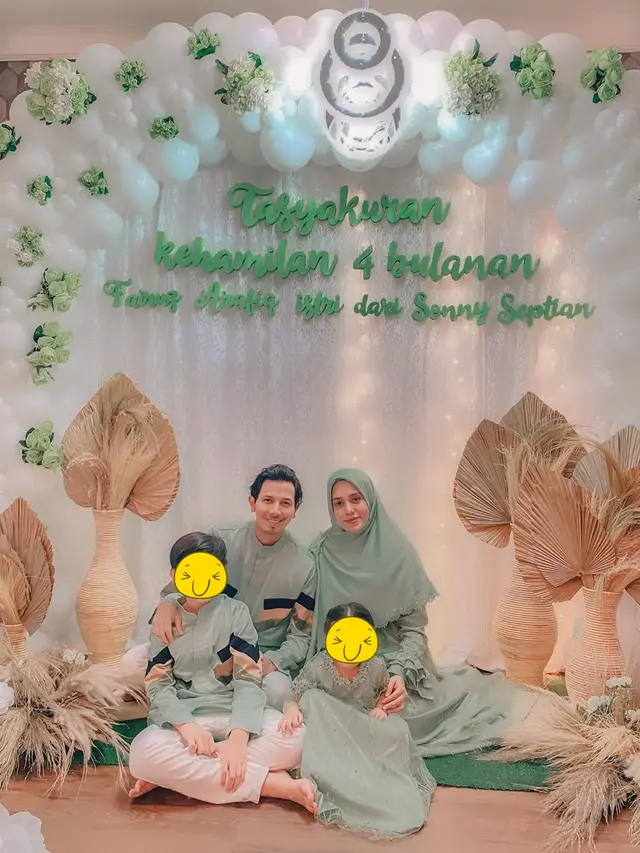 6 Momen Tasyakuran Empat Bulan Kehamilan Fairuz A Rafiq, Menangis Haru