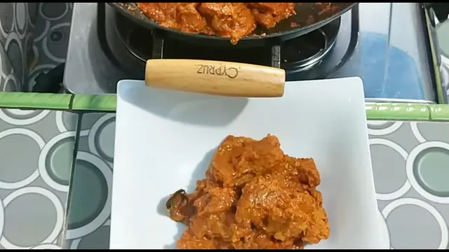 Tanpa Bahan Tambahan, Ini Cara Mudah Masak Rendang Sapi Agar Tidak Mudah Bas