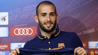 RESMI - Barcelona akhirnya resmi mendapatkan tanda tangan Aleix Vidal. Vidal ditebus Barca dari Sevilla dengan bandrol 7,5 juta poundsterling. (REUTERS/Albert Gea)