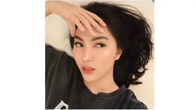 Potret Devienna, Beauty Vlogger 'Kembaran' Nayeon TWICE (sumber: instagram/@deviennaaa)