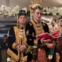 Prosesi Panggih Tengku Natasya dan Pangeran Paham Malaysia di Yogyakarta. [@kesultanan.pahang]
