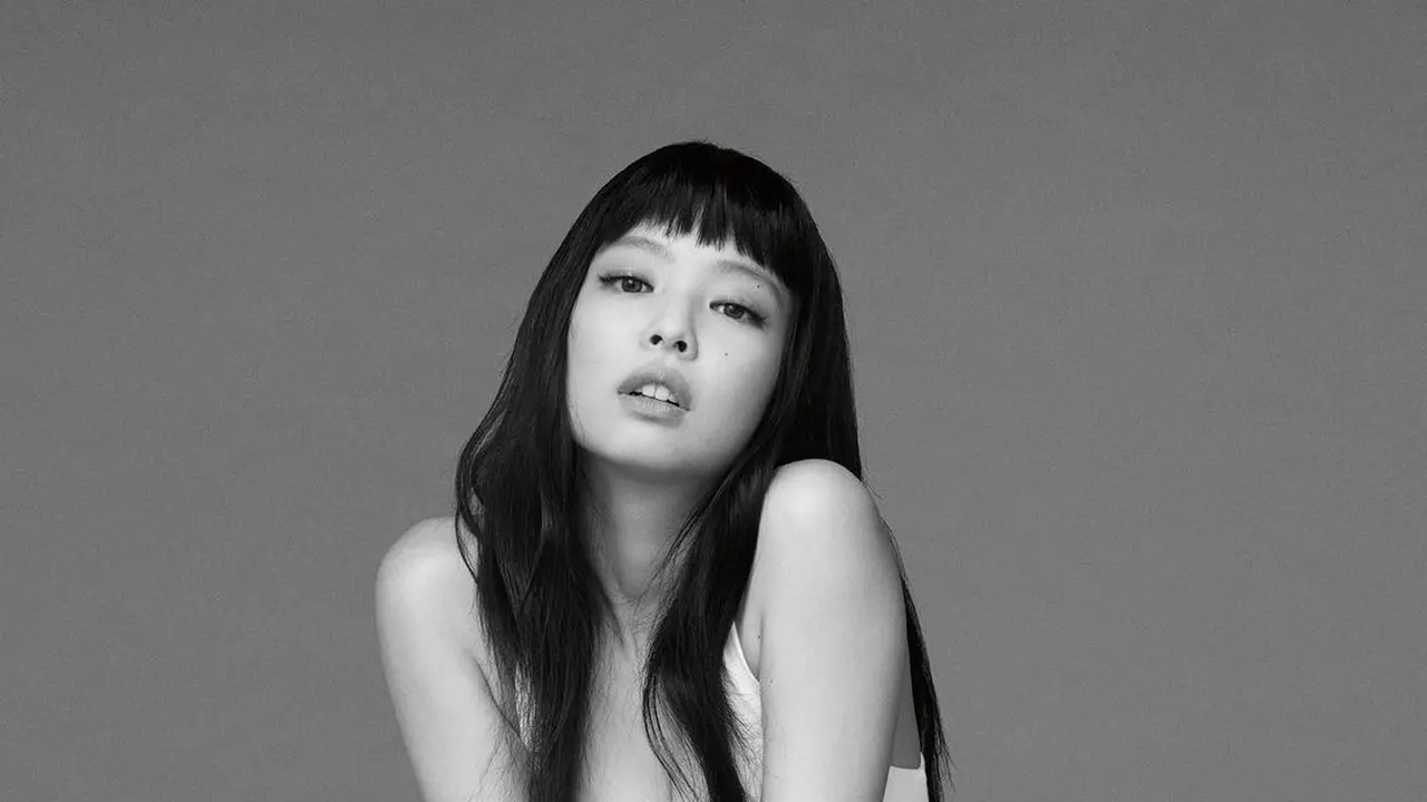 Pesona Jennie BLACKPINK Unjuk Body Goals di Kampanye Terbaru Calvin Klein