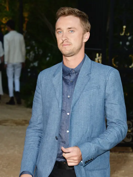 Selama beberapa dekade Tom Felton mengubah kepribadiannya menjadi Draco Malfoy termasuk mewarnai rambutnya. 