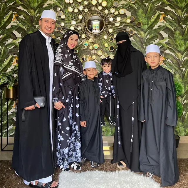 8 Momen Kedekatan Kartika Putri dan Syarifah, Lepas Anak Sambung Sekolah di Yaman