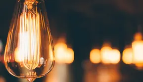 21 Oktober 1879: Eksperimen Thomas Edison Buktikan Bola Lampu Bisa Menyala 13,5 Jam