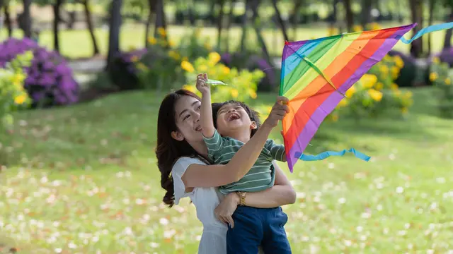 4 Ciri Perempuan yang Memiliki Sifat Keibuan, Penuh Kehangatan