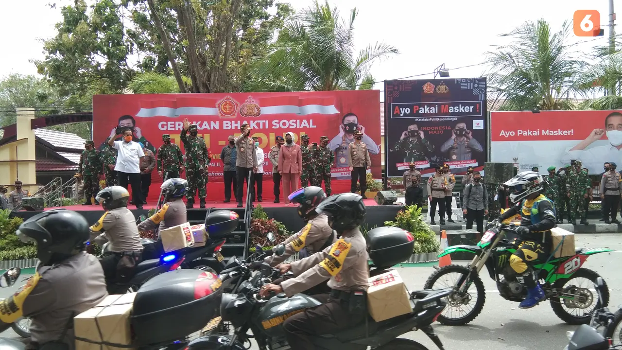 Panglima dan Kapolri saat melepas bansos di Sulteng