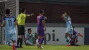 Pada menit ke-26, Malik Risaldi mampu memanfaatkan peluang didepan gawang Persik Kediri yang membuahkan gol bagi Persela Lamongan. (Bola.com/Bagaskara Lazuardi)