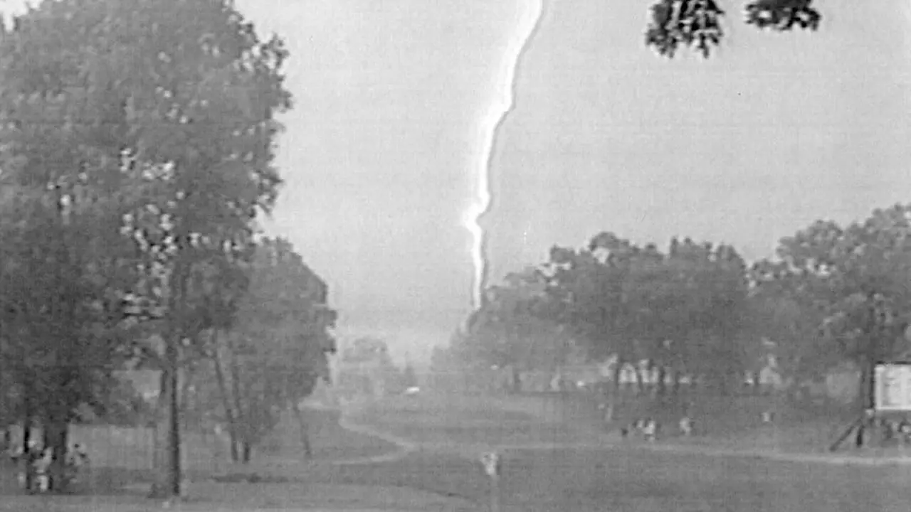 Petir di Hazeltine tanggal 13 Juni 1991.