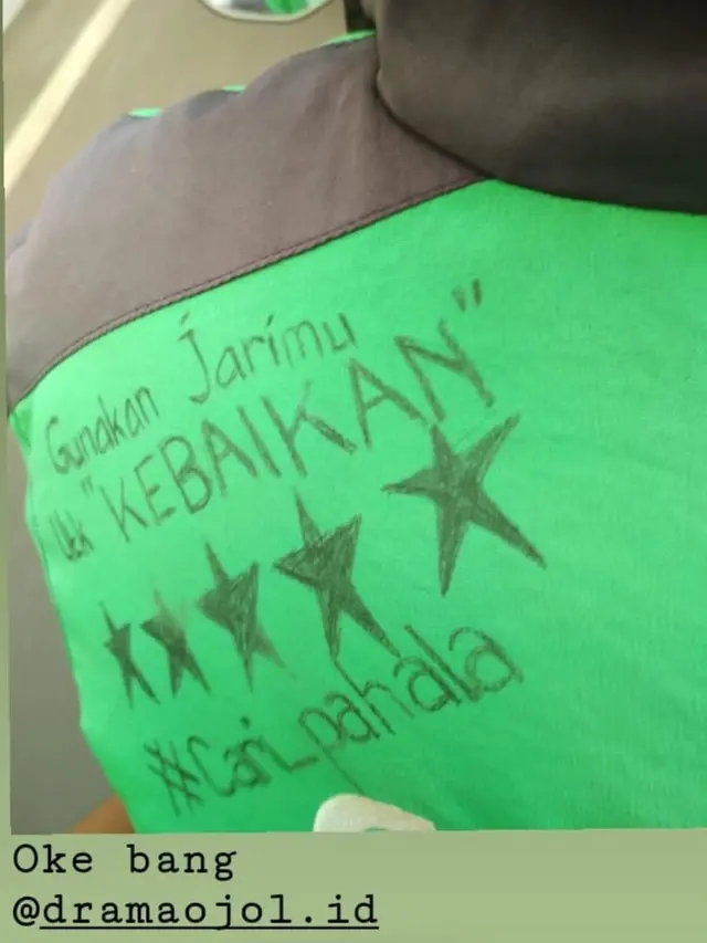 Hibur Sampai Bikin Salut Penumpang, Ini Tulisan Kocak Jaket Driver Ojol