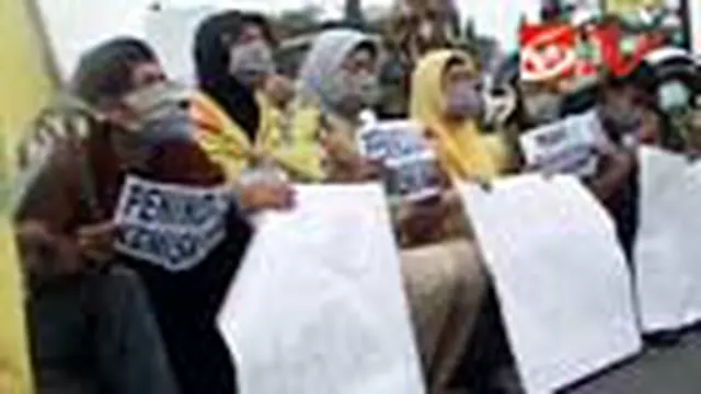 Polisi Bubarkan Aksi PMII Cirebon