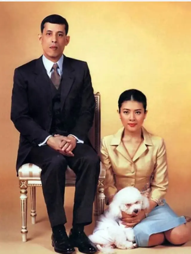 Sujarinee Vivacharawongse dan raja sekarang-Thailand, Maha Vajiralongkorn. (Alchetron)