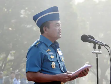 Citizen6, Jakarta: Panglima TNI Laksamana TNI Agus Suhartono selaku Inspektur Upacara memberikan amanat pada upacara Bendera Tujuh Belas. (Pengirim: Badarudin Bakri)