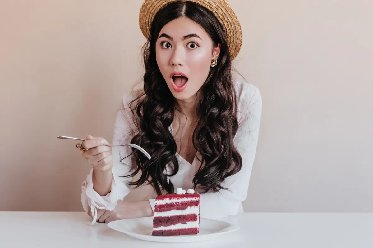 5 Zodiak yang Paling Suka Makanan Manis - Cover