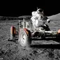 Lunar Roving Vehicle (LRV) digunakan NASA untuk mengekplorasi bulan.