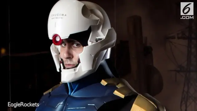 Seorang pria yang juga penggemar berat Iron Man membuat sebuah helm canggih Iron Man di dunia nyata.