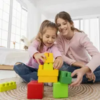 Mainan seperti LEGO atau balok kayu bisa jadi alat belajar yang menyenangkan. (Foto/Dok: freepik.com)