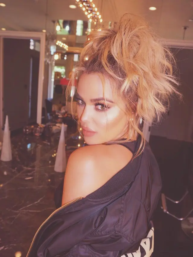 [Bintang] Khloe Kardashian