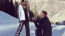 Paris Hilton sendiri mengumumkan pertunangannya dengan Chris Zylka pada bulan Januari 2018 lewat unggahan di Instagram. (instagram/parishilton)