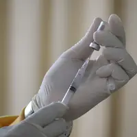 Tahapan vaksin anak sesuai dengan usianya menurut tabel Ikatan Dokter Anak Indonesia (Foto: Mufid Majnun/Unsplash)