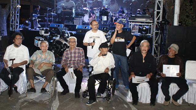 Welcome Back My Friends