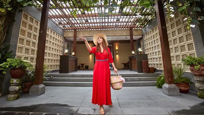 FOTO: Gaya Maia Estianty Saat Pakai Gaun, Kian Memesona