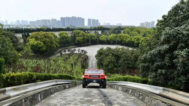 Dongfeng Warrior M50