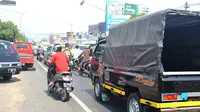 Ruas jalan Ajibarang-Brebes dikenal sebagai ruas padat kendaraan yang berisiko macet. (Foto: Liputan6.com/Muhamad Ridlo)