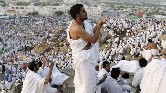 Nggak Lupa Sama Akhirat, 4 Pesepak Bola Dunia Sempatkan Umrah